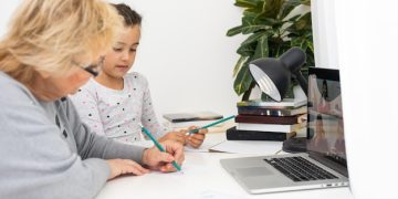 ¿Cómo elegir la guía educativa ideal para tu hijo en 2025? - Cover Image