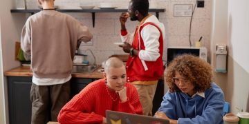 Guías Educativas: Impulso del 15% en el Rendimiento Académico en España - Cover Image