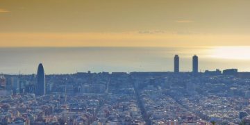 Ciudades Inteligentes en España: Innovación y Calidad de Vida - Cover Image