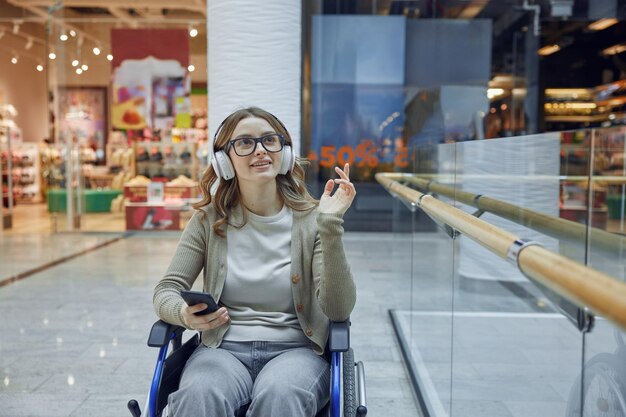 A person shopping in a store, with a focus on assistive devices like wheelchairs and hearing aids, highlighting the benefit of reduced VAT.