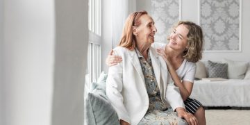 Ayudas a la Dependencia 2025: Guía para Solicitar Valoración y Beneficios - Cover Image