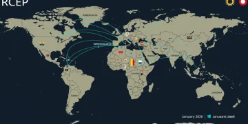 Mapa global destacando los países miembros de RCEP con rutas comerciales, simbolizando la integración económica y el flujo de importaciones desde Asia.